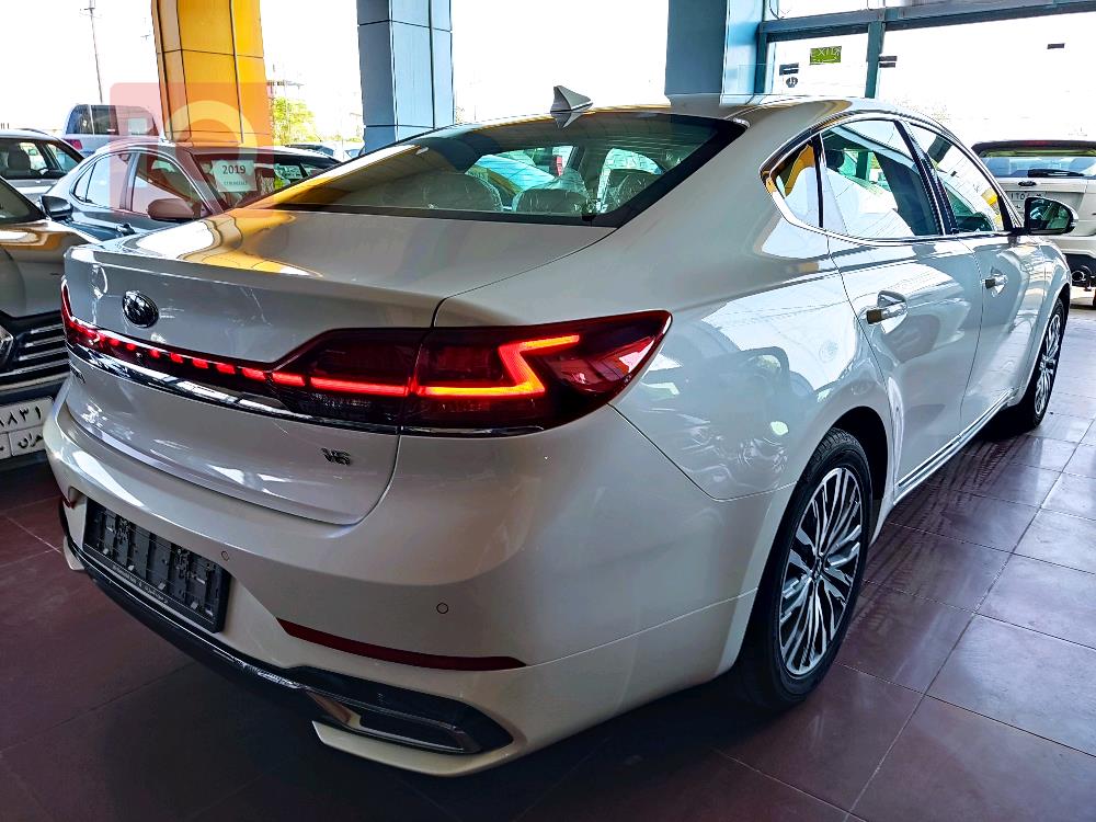 Kia Cadenza